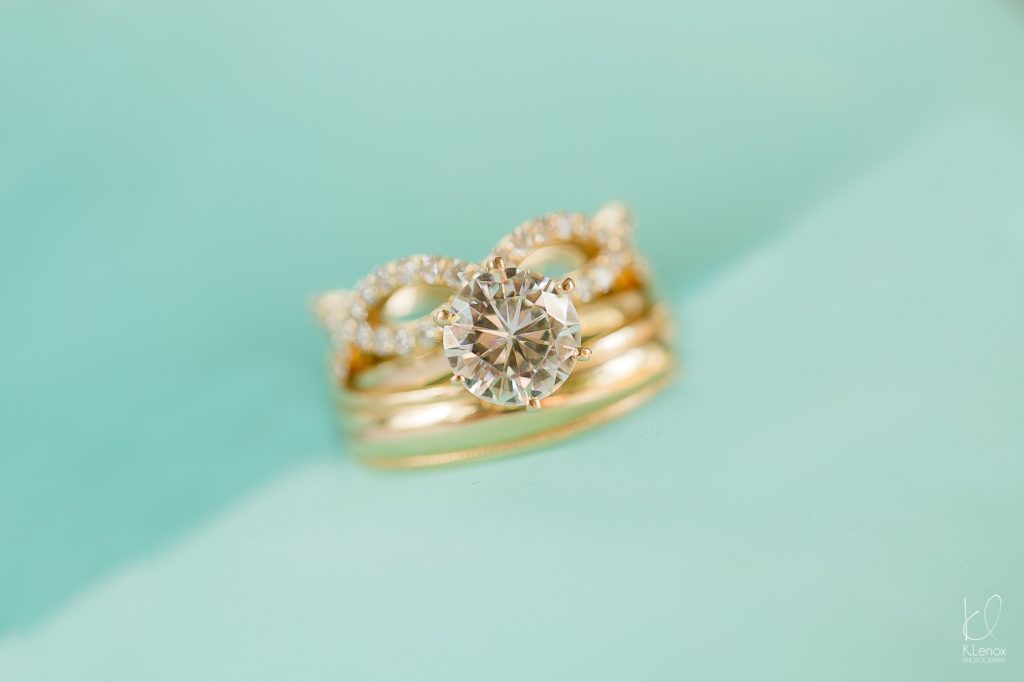 Buying Pre-Owned Jewelry- Good Fortune.   Gold Wedding Bands.   Diamond solitaire engagement ring. 