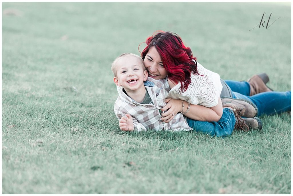 Fun Family Photos. Mom and Child laughing