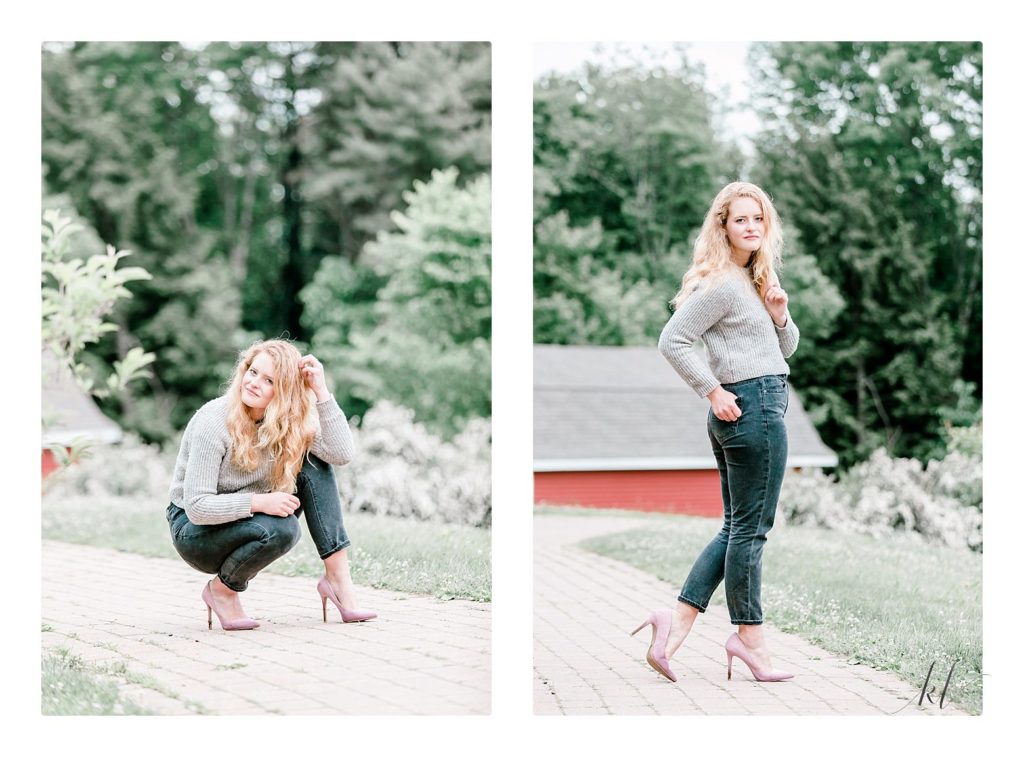 Light and Airy Keene Photographer K. Lenox brings out the personality of a beautiful Senior girl with blonde hair. 